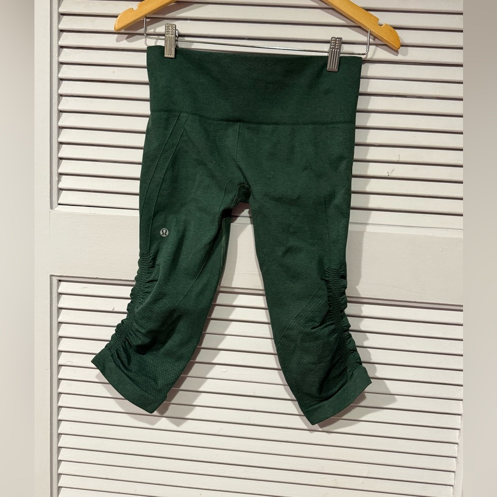 Lululemon In The Flow  ll Crop Green Leggings Size 6
